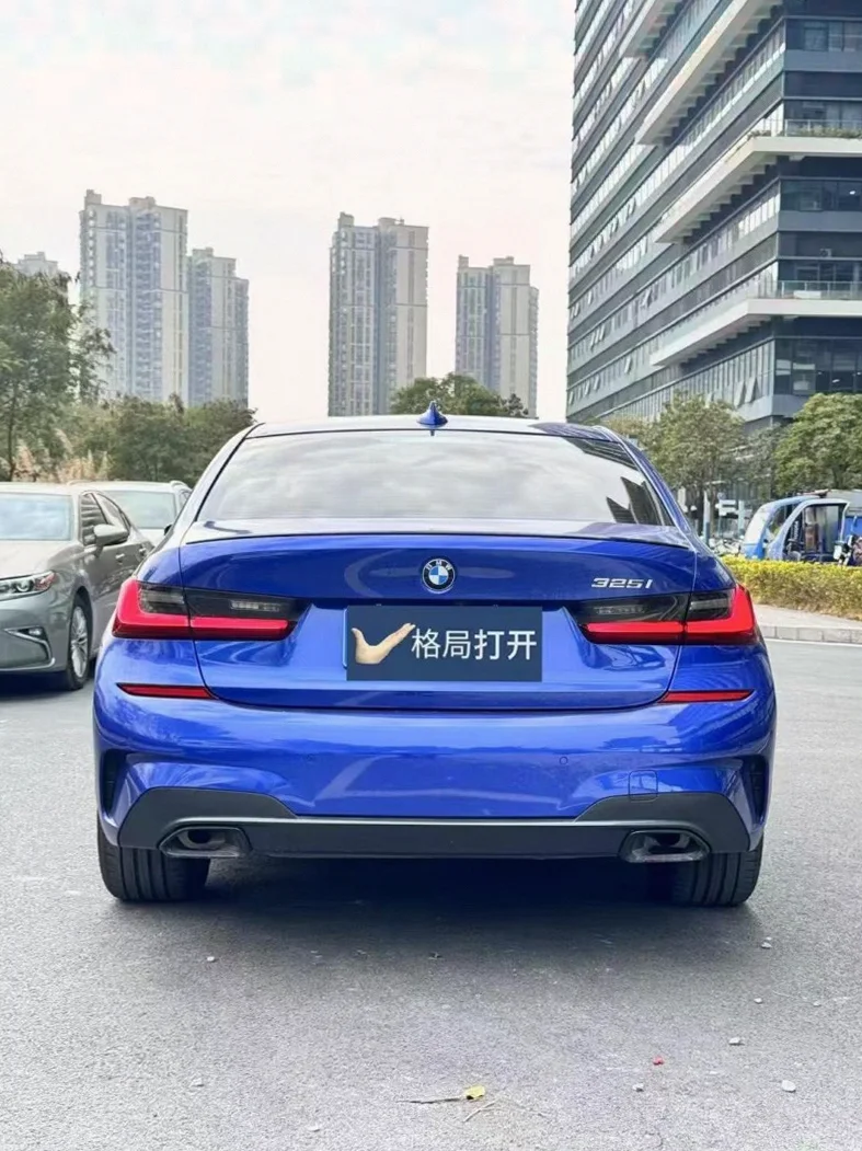 宝马3系 后面外观二