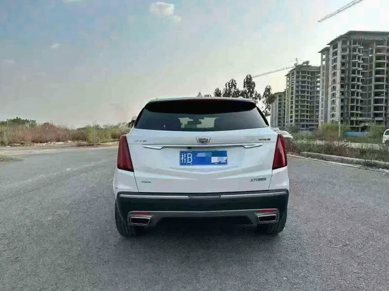 凯迪拉克XT5 驾驶室