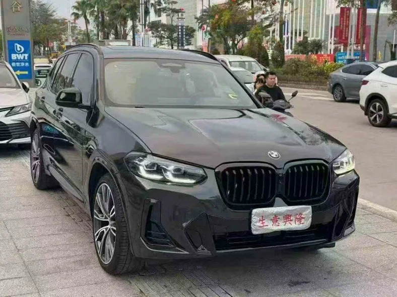 宝马X3 正面外观二