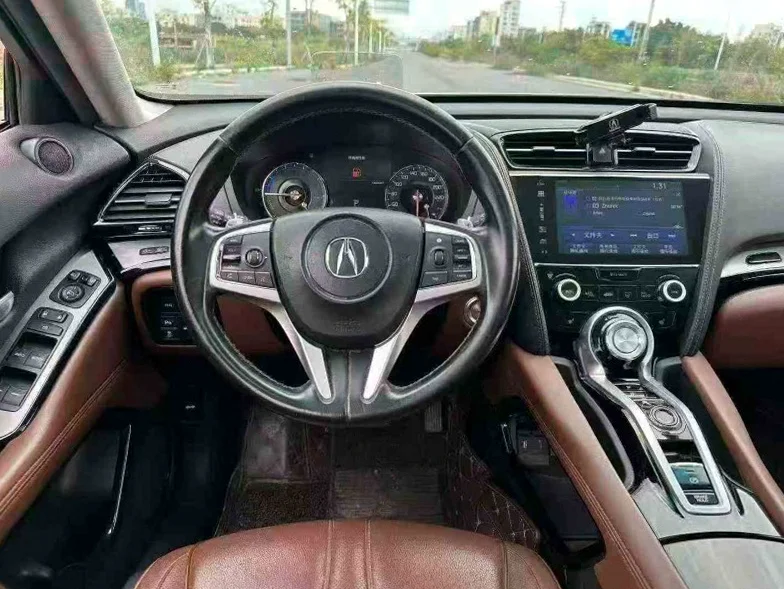 讴歌CDX 后面外观一