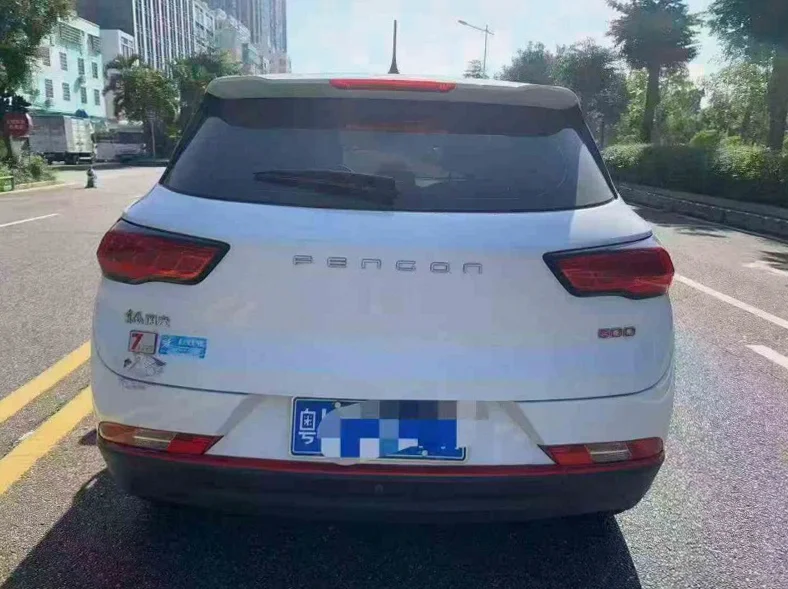 风光东风 后面外观一