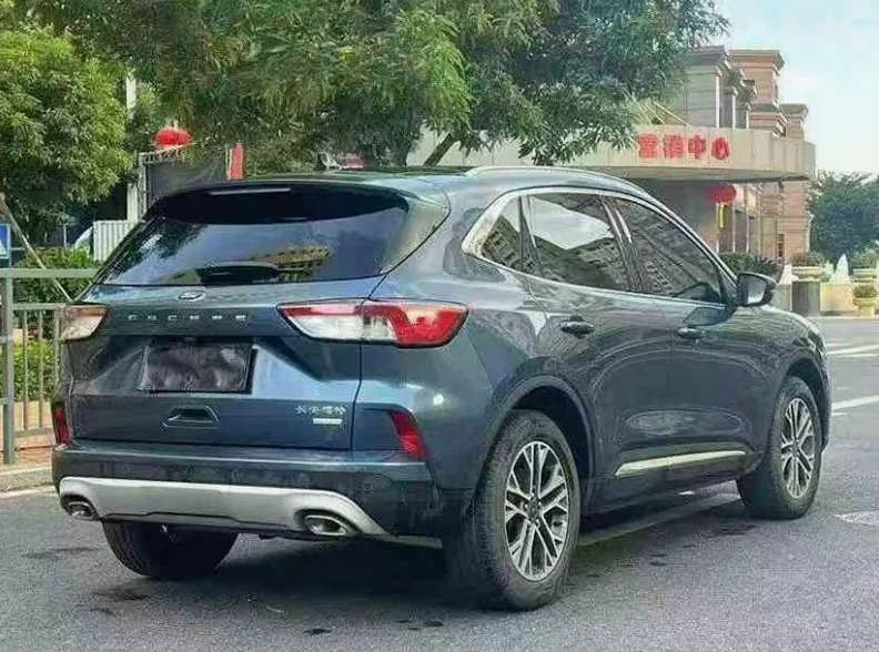 福特锐际 驾驶室