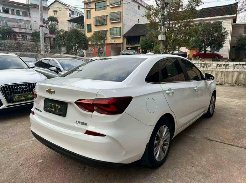 雪佛兰科鲁泽 后面外观三