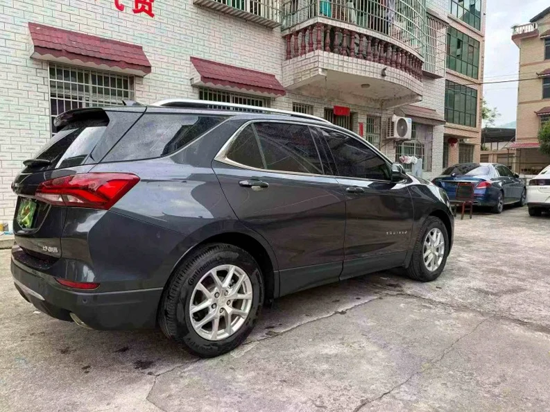 雪佛兰探界者 后面外观一