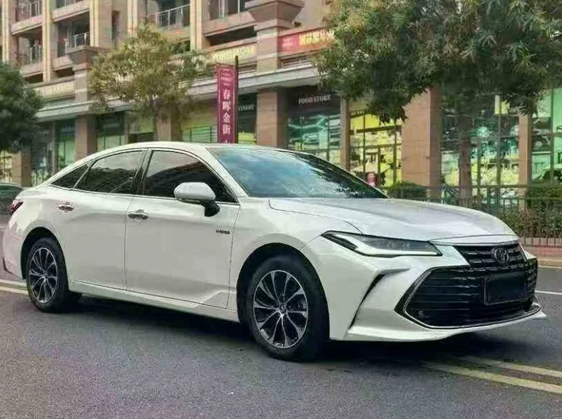 丰田亚洲龙 正面外观二