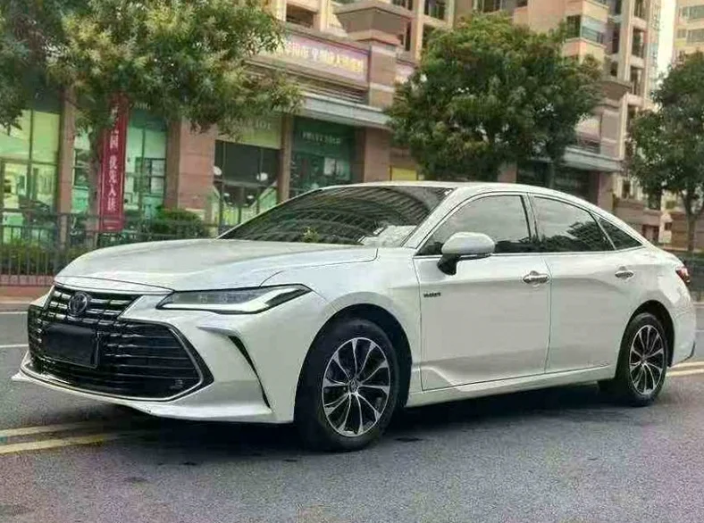 丰田亚洲龙 正面外观三