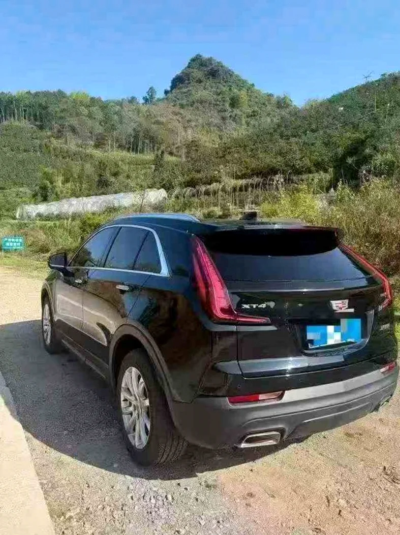 凯迪拉克XT4 内饰后排