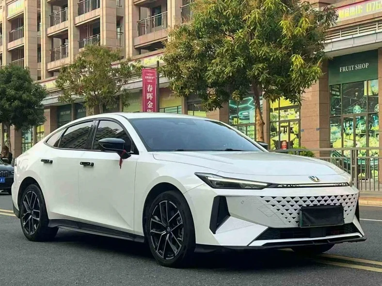 长安汽车UNI 驾驶室