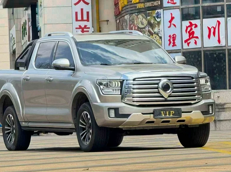 长城汽车炮 正面外观二