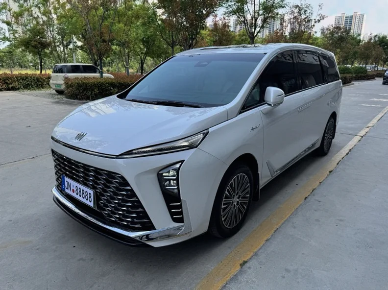 别克GL8 后面外观二