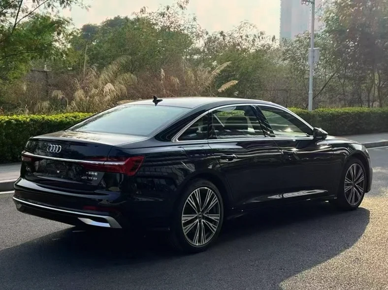 奥迪A6L 后面外观三