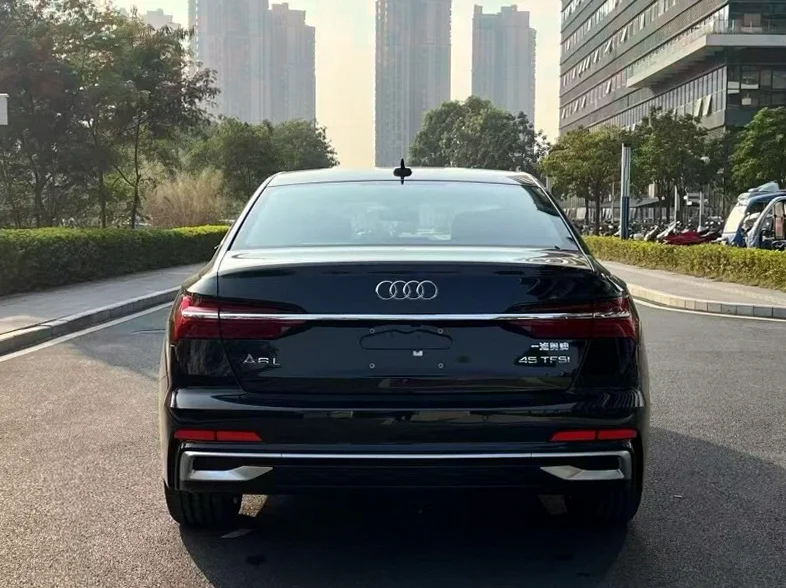 奥迪A6L 后面外观二
