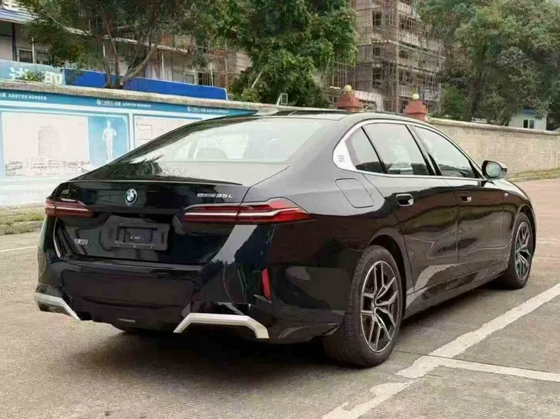 宝马I5 驾驶室