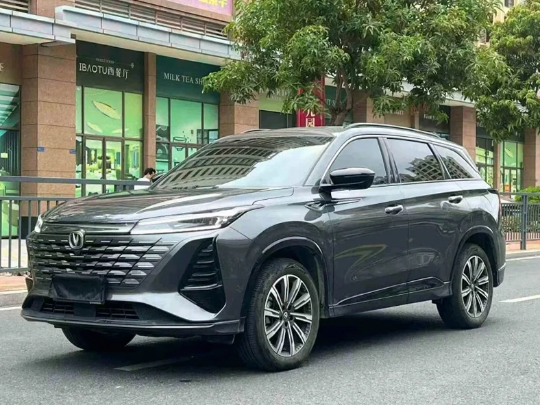 长安汽车CS75 正面外观二