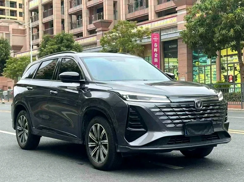 长安汽车CS75 正面外观三
