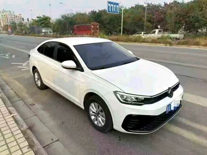 大众朗逸 正面外观二