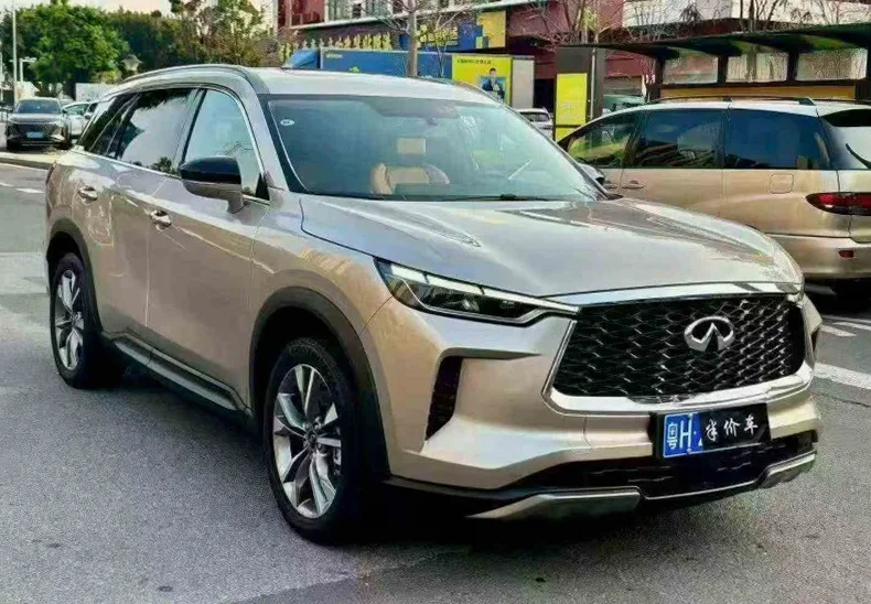 英菲尼迪QX50 后面外观三