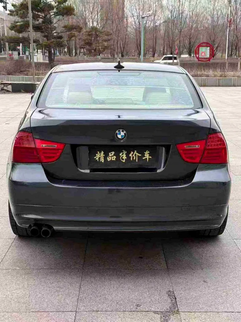 宝马3系 后面外观二
