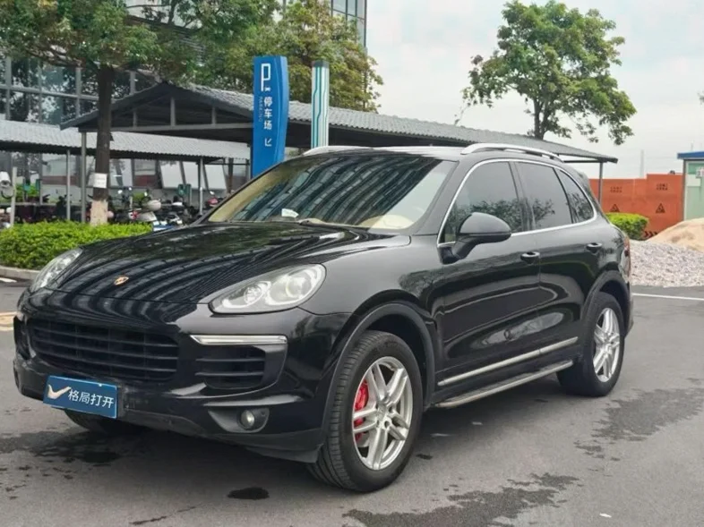 保时捷Macan 正面外观三