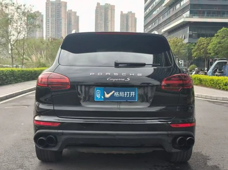 保时捷Macan 后面外观二