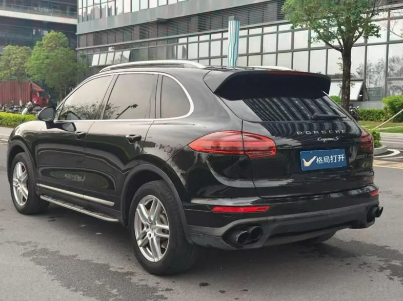 保时捷Macan 后面外观一