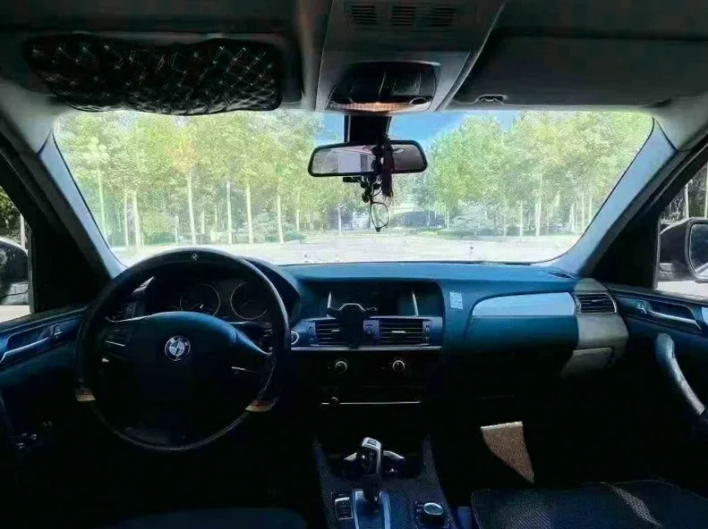 宝马X3 后面外观一