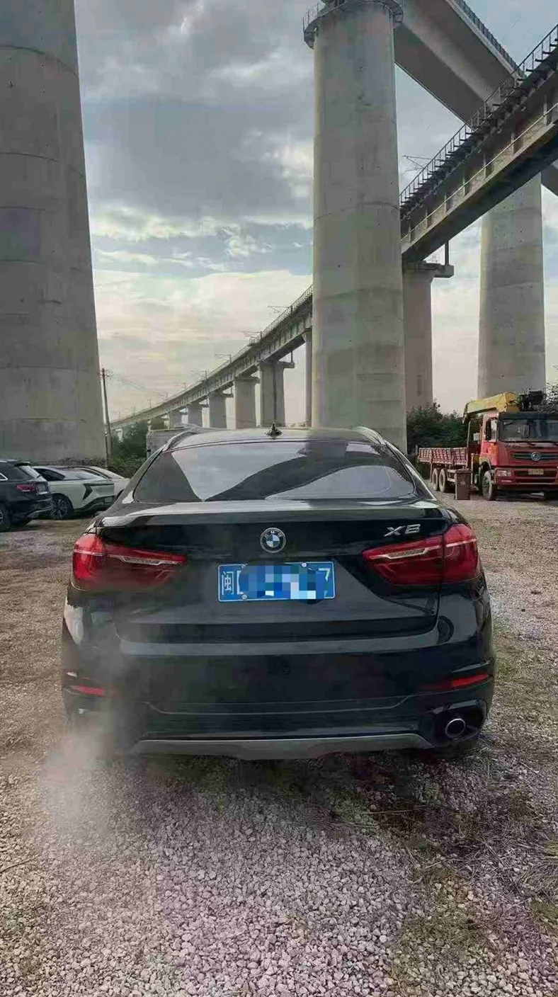宝马X6 后面外观二