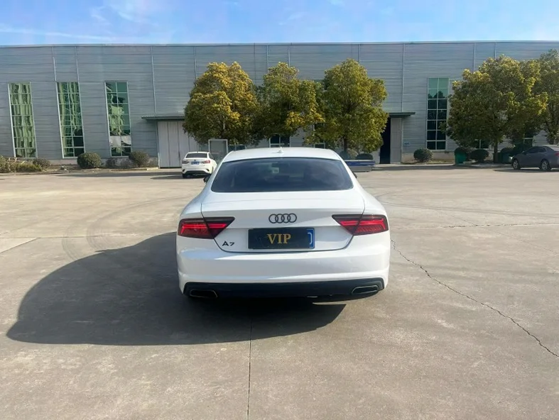 奥迪A7L 驾驶室