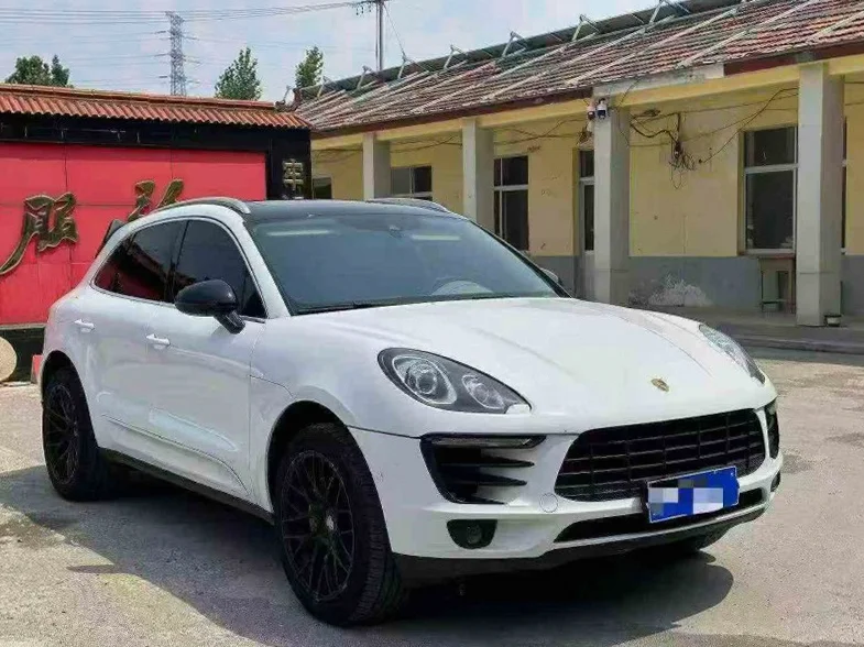 保时捷Macan 正面外观三