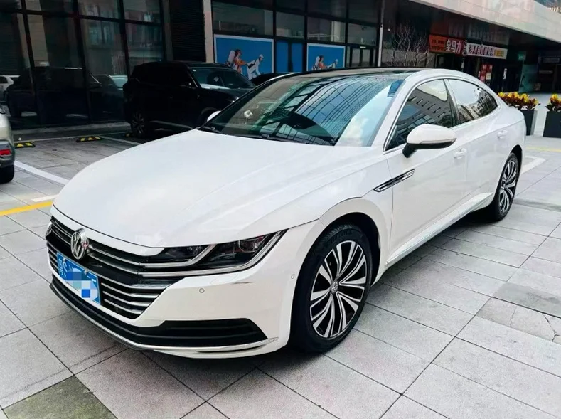 大众CC 正面外观三