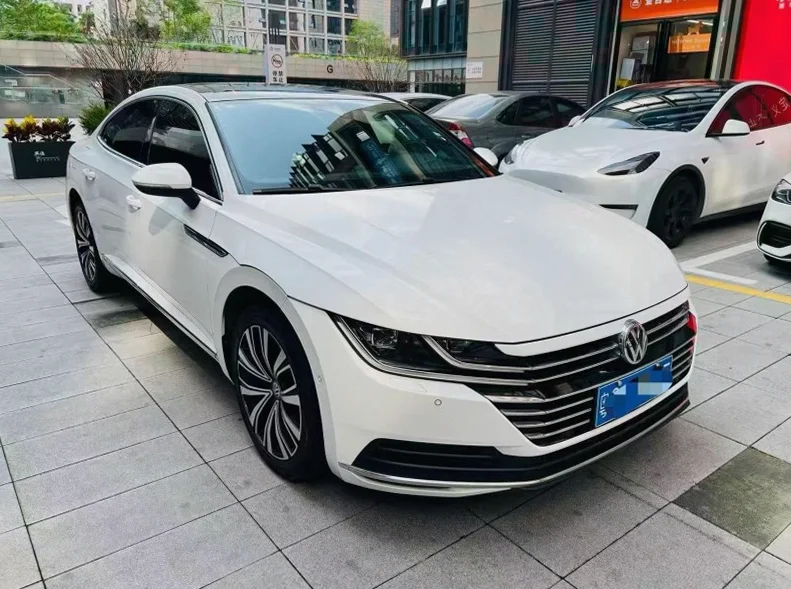 大众CC 正面外观二