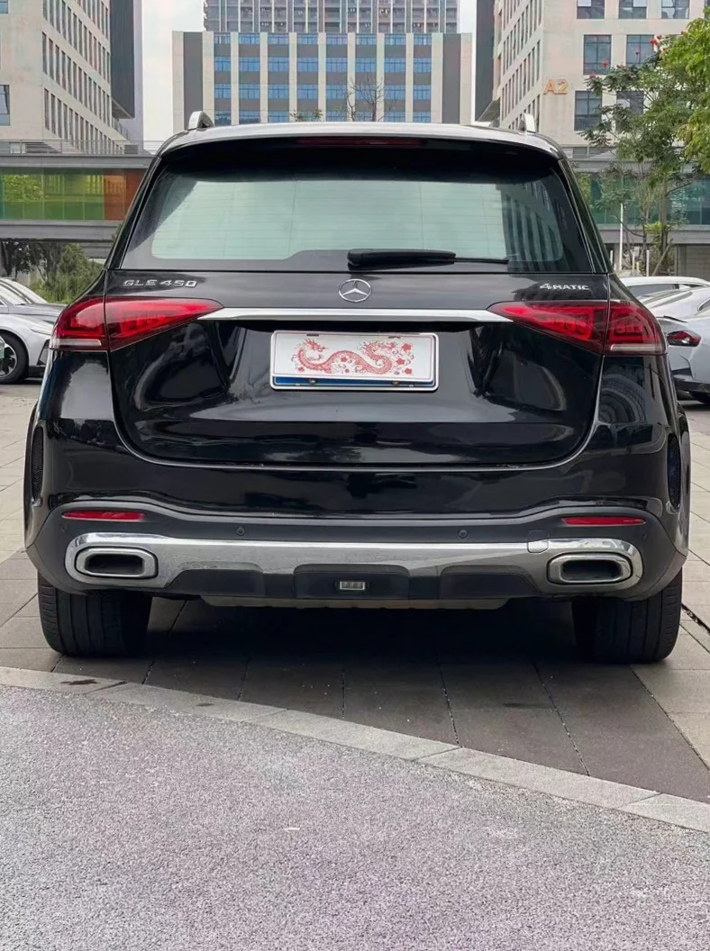 奔驰GLE 驾驶室