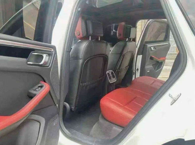 保时捷Macan 后面外观二