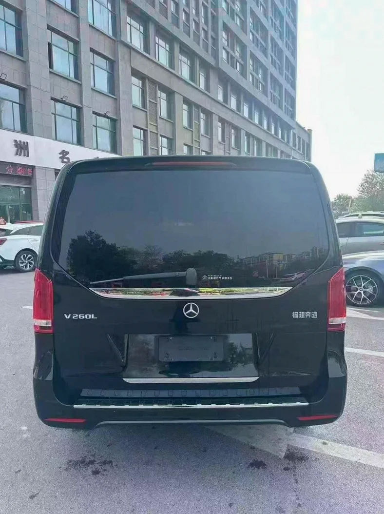 奔驰V 驾驶室