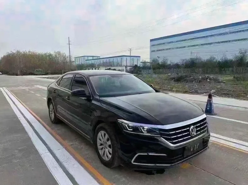 大众帕萨特 正面外观二