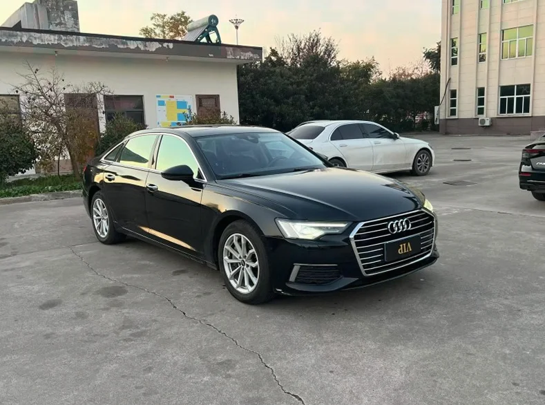奥迪A6L 正面外观三