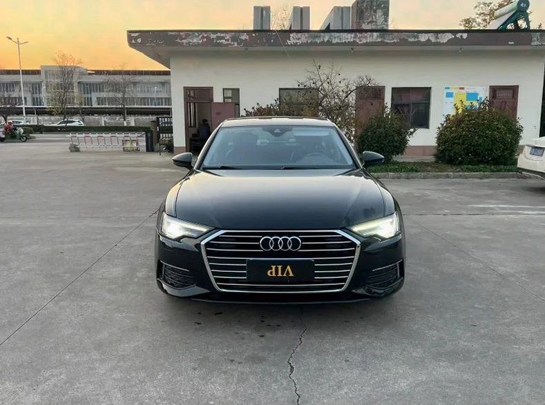 22年奥迪A6L 2.0T高配
