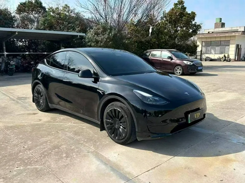 特斯拉MODEL 正面外观三