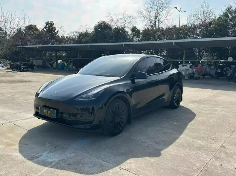 特斯拉MODEL 正面外观二