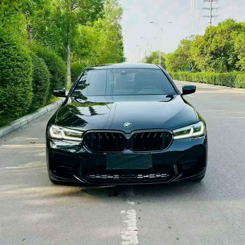 23年宝马5系改款525Li