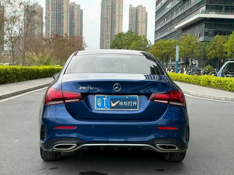 奔驰A 后面外观二