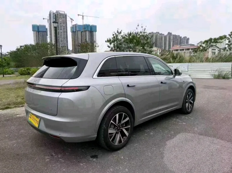 理想L7 内饰后排