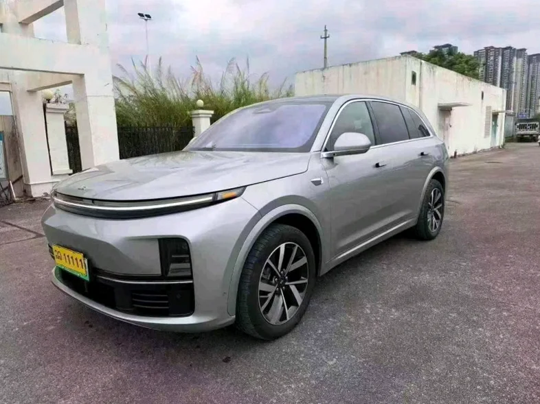 理想L7 正面外观二