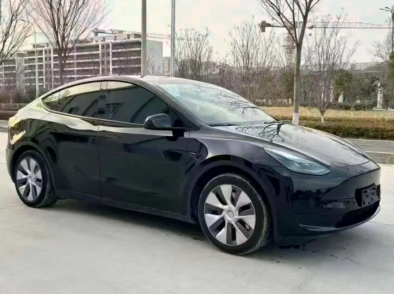 特斯拉MODEL 正面外观三