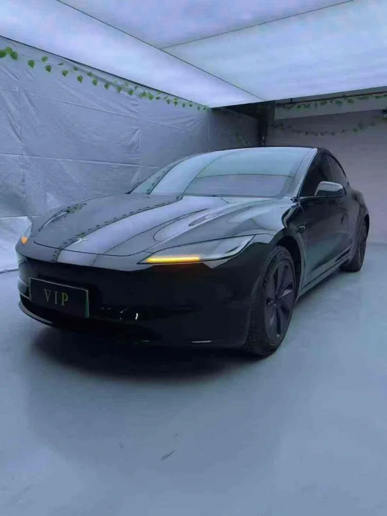 特斯拉MODEL 正面外观二