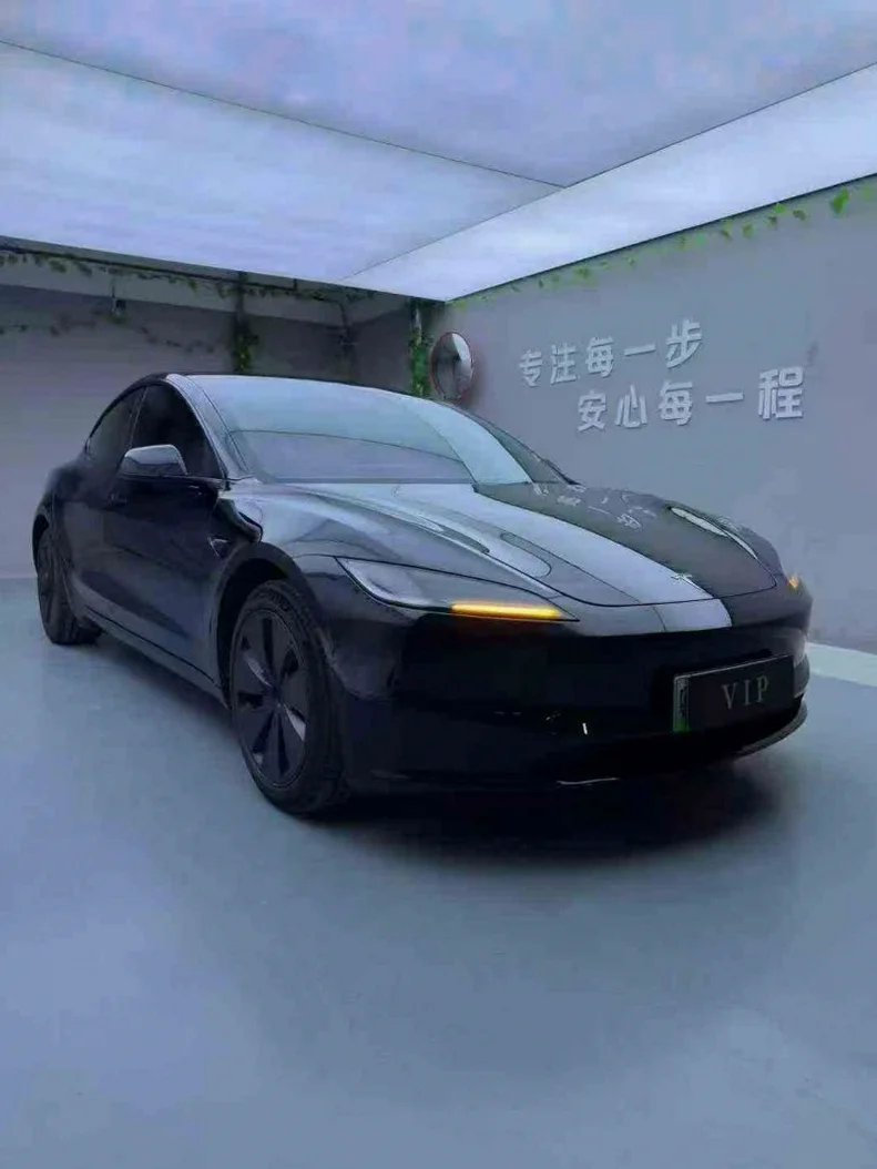 特斯拉MODEL 正面外观三