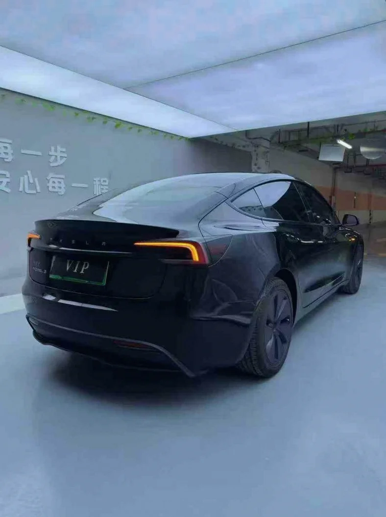 特斯拉MODEL 内饰后排