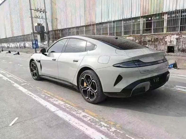 小米SU7 内饰后排