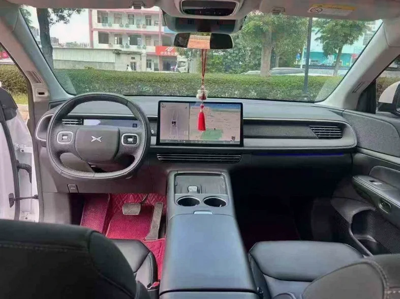 小鹏汽车G6 后面外观二