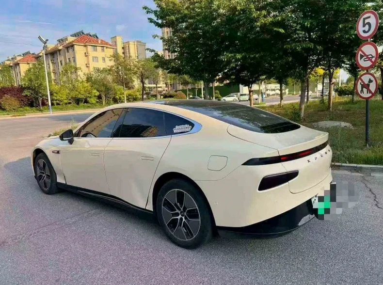 小鹏汽车p7 后面外观二